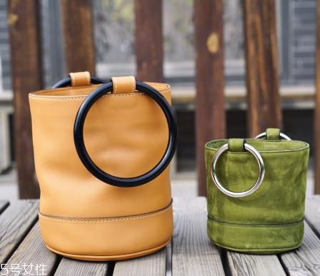 simon miller水桶包尺寸多大？時(shí)尚達(dá)人都愛(ài)的斷貨王