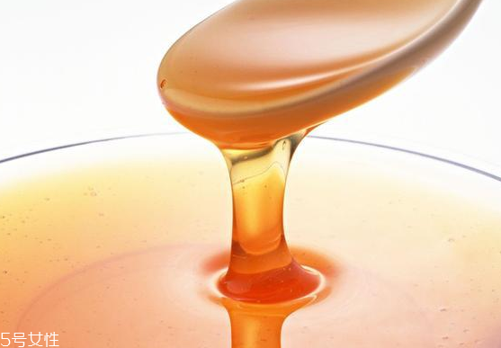 一歲以內(nèi)的寶寶不能吃什么？醬油等常見食物不能吃