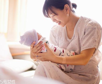 為什么容易患上產(chǎn)后抑郁？通常因為家人不支持