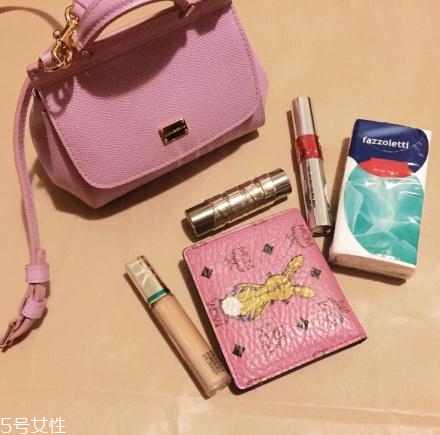 杜嘉班納包包怎么樣？懂行的人都買了它