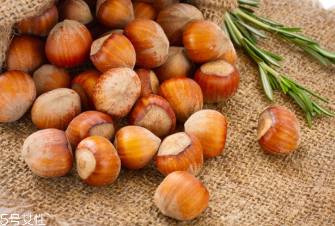 榛子過(guò)期了還能吃嗎 盡量不要食用 榛子過(guò)期了還能吃嗎 盡量不要食用