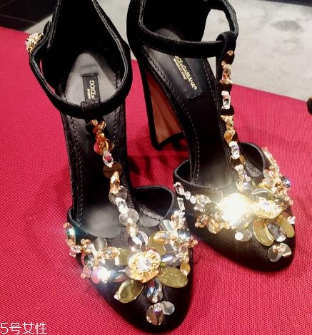 杜嘉班納鞋子多少錢？性感高貴的代名詞