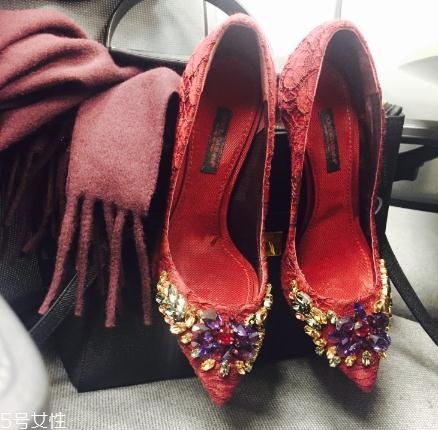 杜嘉班納鞋子偏大偏小？女人這輩子一定要買的鞋子