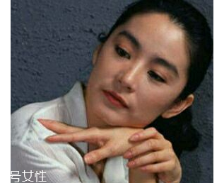 屁股下巴是一種病嗎？長好了顏值高