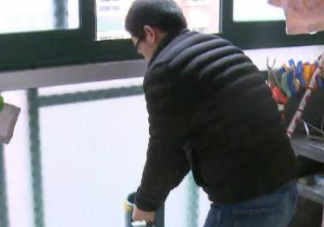 羽絨服為什么會(huì)爆炸？穿羽絨服要防止靜電