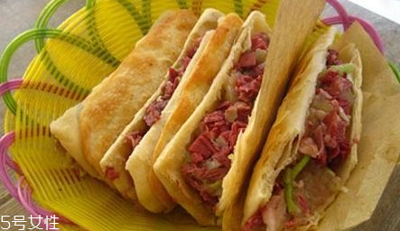 驢肉火燒能放多長(zhǎng)時(shí)間？存放時(shí)間不宜過(guò)長(zhǎng)