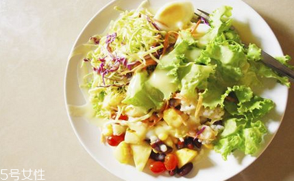 減肥階段晚上吃什么？最快最有效的7個(gè)懶人減肥法