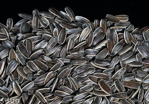 瓜子發(fā)苦能吃嗎 發(fā)苦的瓜子千萬不要吃 瓜子發(fā)苦能吃嗎 發(fā)苦的瓜子千萬不要吃