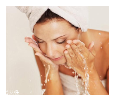 冬季怎么洗臉？洗臉死角不容錯過