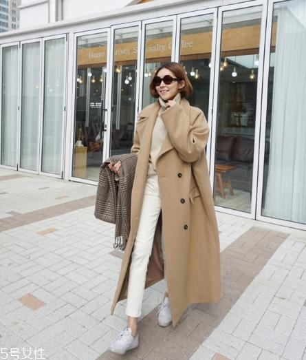 卡其色大衣配什么鞋子？各種混搭才夠味