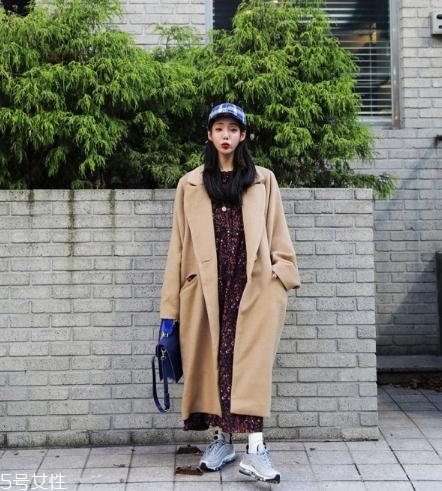 卡其色大衣配什么鞋子？各種混搭才夠味