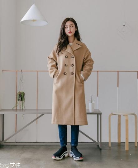卡其色大衣配什么鞋子？各種混搭才夠味