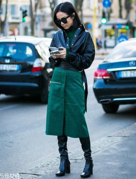 過(guò)膝長(zhǎng)靴怎么搭配好看？這樣穿時(shí)尚又保暖