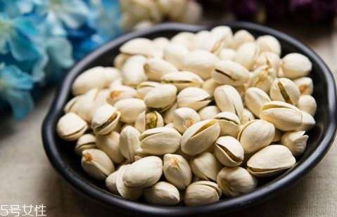 開心果發(fā)霉有什么特征 黑斑異味要小心 開心果發(fā)霉有什么特征 黑斑異味要小心