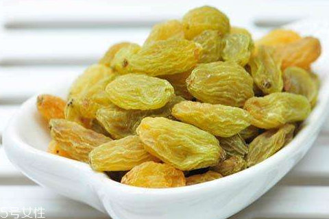 葡萄干發(fā)霉了還能吃嗎 發(fā)霉變質(zhì)不能吃 葡萄干發(fā)霉了還能吃嗎 發(fā)霉變質(zhì)不能吃