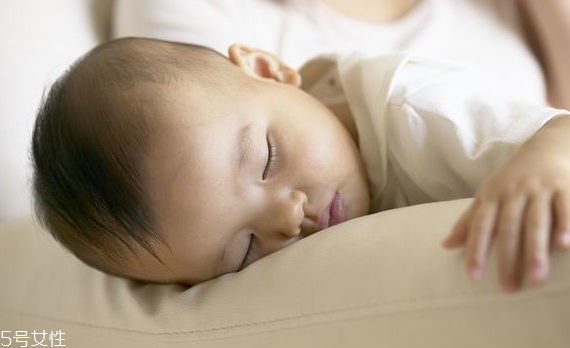 睡覺時為什么突然發(fā)抖？原來是一種病