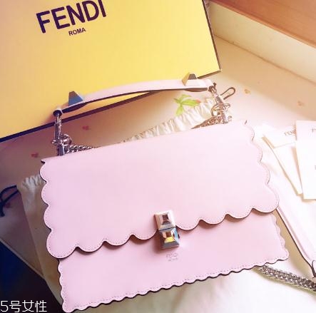 fendi包包多少錢？經(jīng)典的意大利老牌包包