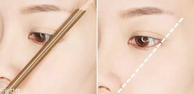 2018不流行平粗眉了？娛樂圈都在畫細(xì)長眉