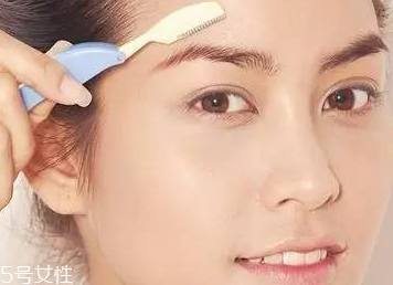 2018不流行平粗眉了？娛樂圈都在畫細(xì)長眉