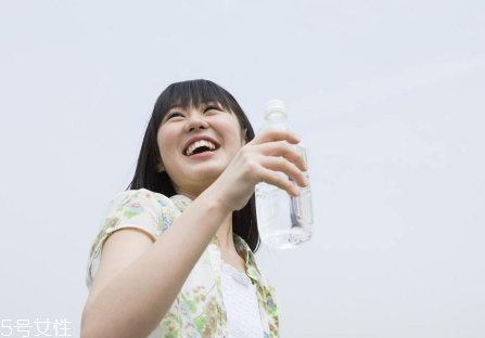 久坐不動(dòng)上班族如何減肥？越努力工作的人越容易發(fā)胖