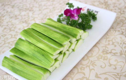 絲瓜吃多了會(huì)怎樣？挑選絲瓜的方法