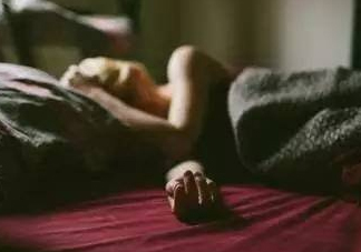 睡覺時為什么突然發(fā)抖？原來是一種病