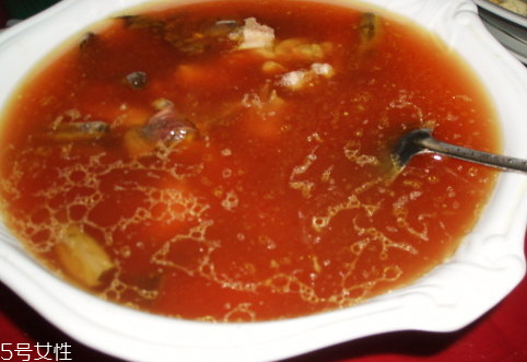 紅菇可以燉鴨肉嗎 滋補紅菇老鴨湯食譜 紅菇可以燉鴨肉嗎 滋補紅菇老鴨湯食譜