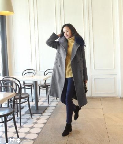 灰色大衣配什么顏色的毛衣？分分鐘穿出高級(jí)范兒