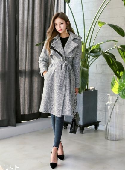 灰色大衣配什么顏色的毛衣？分分鐘穿出高級(jí)范兒
