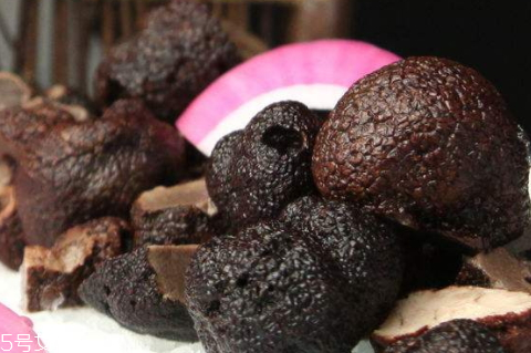 黑松露什么人不能吃 一般人群均可食用 黑松露什么人不能吃 一般人群均可食用