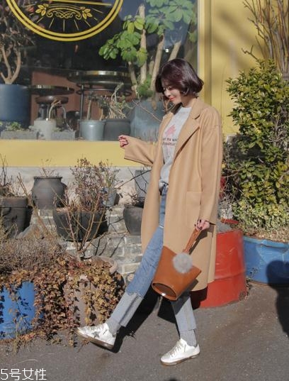 卡其色大衣里面穿什么？讓你穿出高級(jí)感