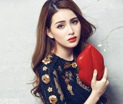 lulu guinness是什么牌子？明星網(wǎng)紅都愛的紅唇包