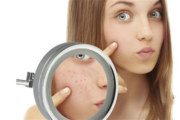 毛孔粗大敷什么好？毛孔粗大一定要注意日常清潔