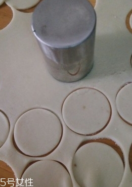 油角的皮要怎樣才松脆？關(guān)鍵看火候和時(shí)間