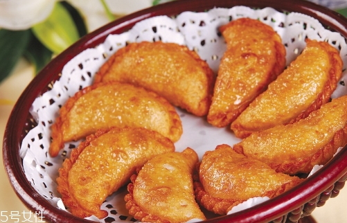 油角的皮要怎樣才松脆？關(guān)鍵看火候和時(shí)間