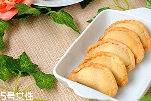 油角的皮要怎樣才松脆？關(guān)鍵看火候和時(shí)間