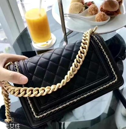 香奈兒包包價(jià)格是多少？每個(gè)女人都必備的經(jīng)典款
