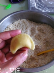 炸油角的面怎么和？用生面還是燙面你知道嗎？