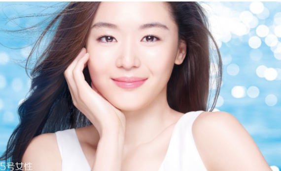 鼻子毛孔粗大發(fā)紅怎么辦？毛孔粗大的解決方法