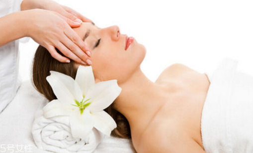 果酸換膚能去黑頭嗎？果酸換膚還可以祛痘