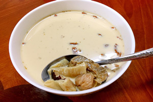 花膠燉牛奶的功效與作用？保養(yǎng)皮膚效果好