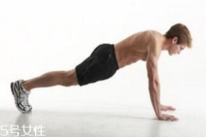 腰椎間盤(pán)突出能做俯臥撐嗎？俯臥撐禁忌人群