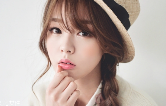 果酸換膚能去黑頭嗎？果酸換膚還可以祛痘