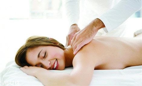 哪些按摩方法能強(qiáng)身健體？常按這部位疏通血液