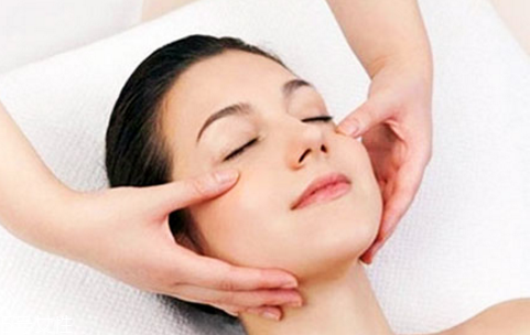 果酸換膚能去黑頭嗎？果酸換膚還可以祛痘