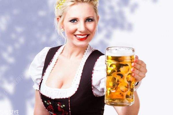 經(jīng)期喝啤酒有什么危害？喝啤酒三大危害