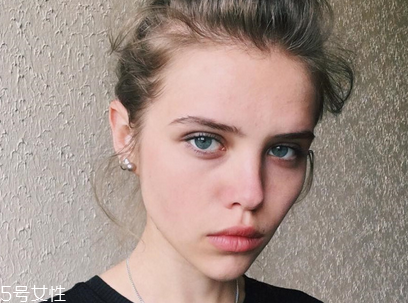 面部毛孔粗大如何改善？收縮毛孔小妙招