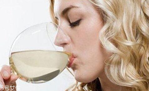 經(jīng)期喝啤酒有什么危害？喝啤酒三大危害