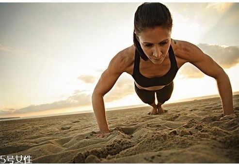 腰椎間盤(pán)突出能做俯臥撐嗎？俯臥撐禁忌人群