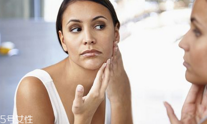 毛孔粗大是什么原因？毛孔粗大的調(diào)理方法